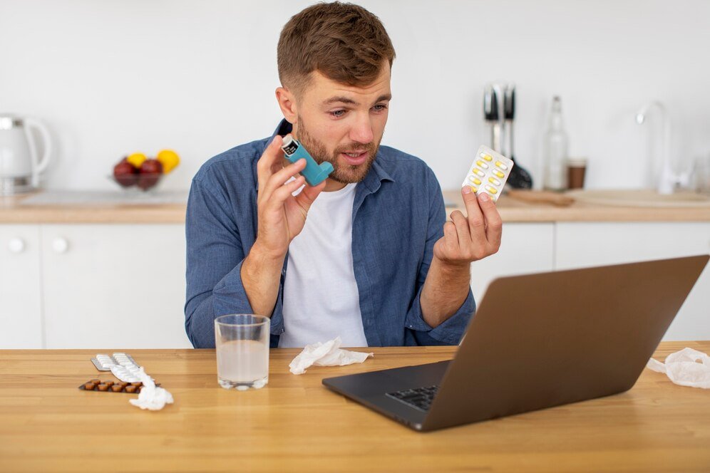 man-holding-Phentermine K25 37.5mg